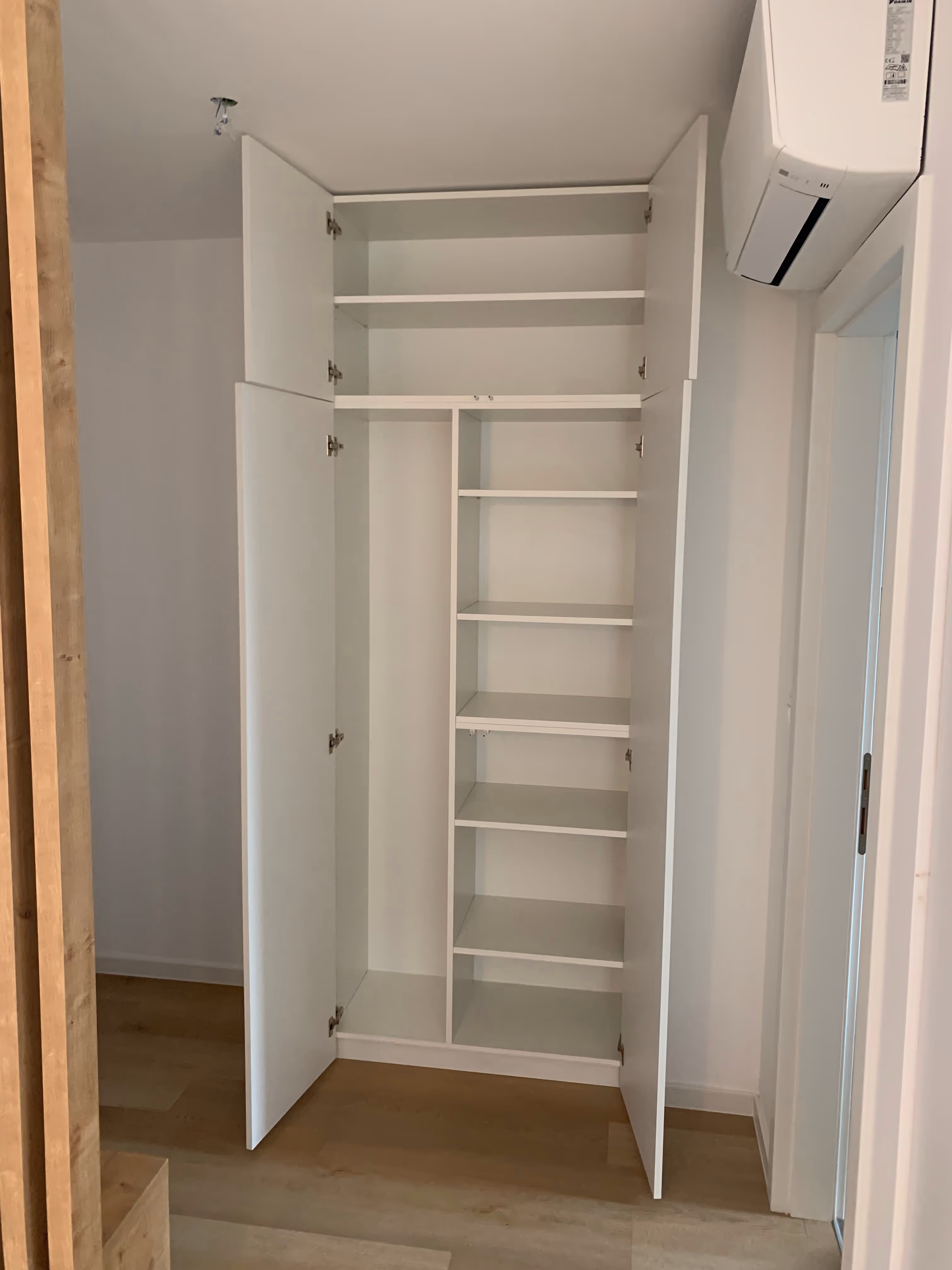 Image from Moderna predsoba z lesenimi letvami album