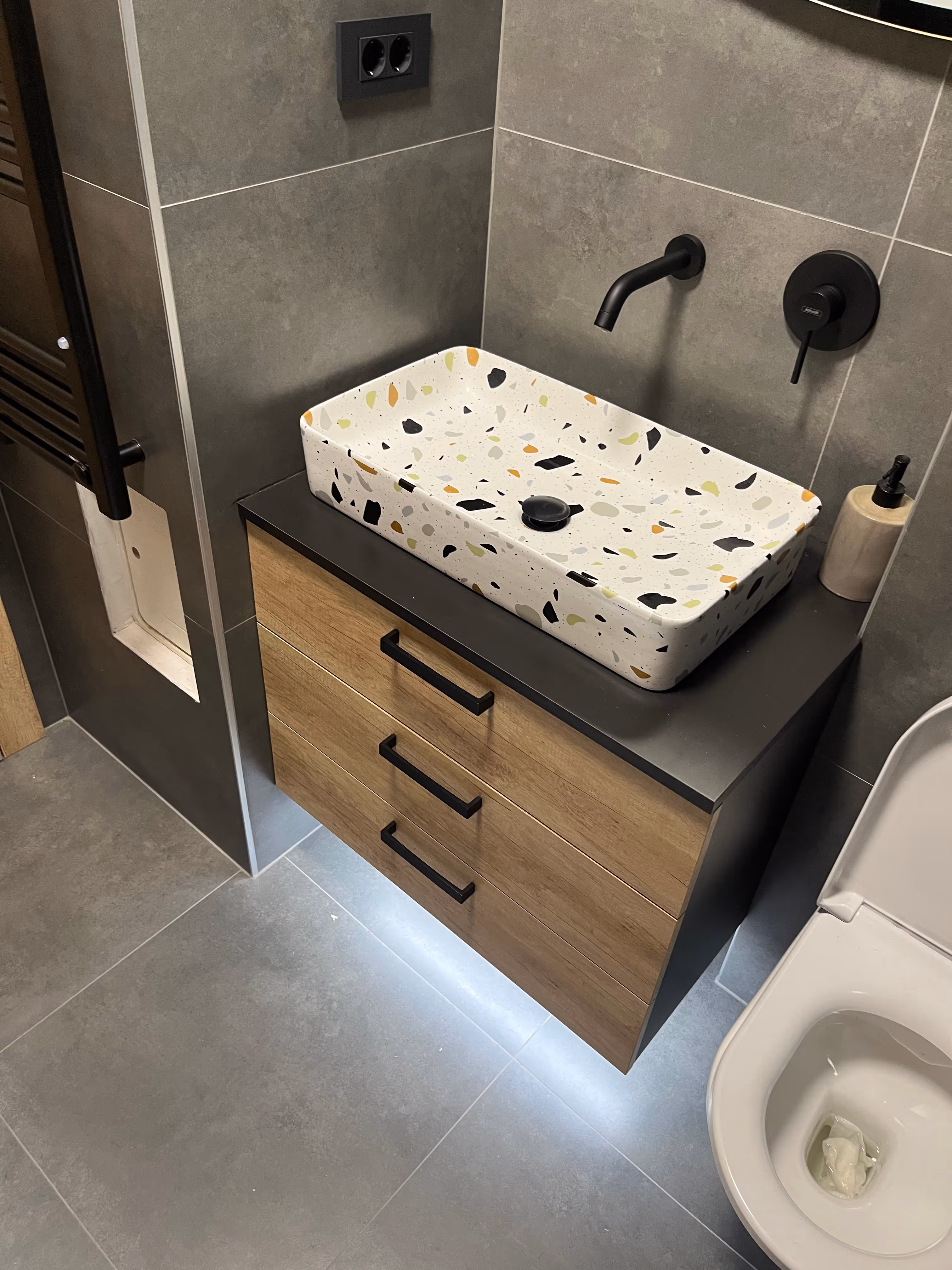 Image from Moderna kopalnica s toplimi detajli album