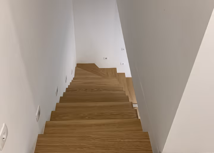 Elegantne lesene stopnice