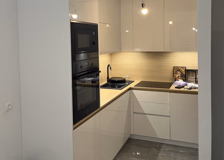 Sodobna kuhinja z visokim sijajem